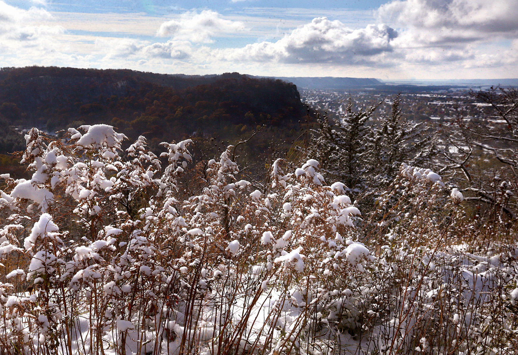 Looking south from Grandad Bluff